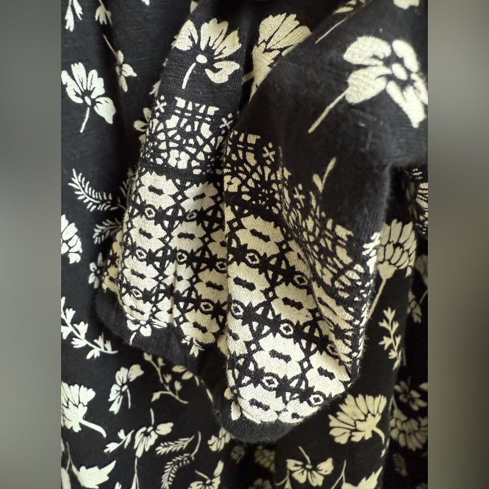 Lucky Brand Black and White Graphic 3/4 Sleeve Tunic - Picture 6 of 11